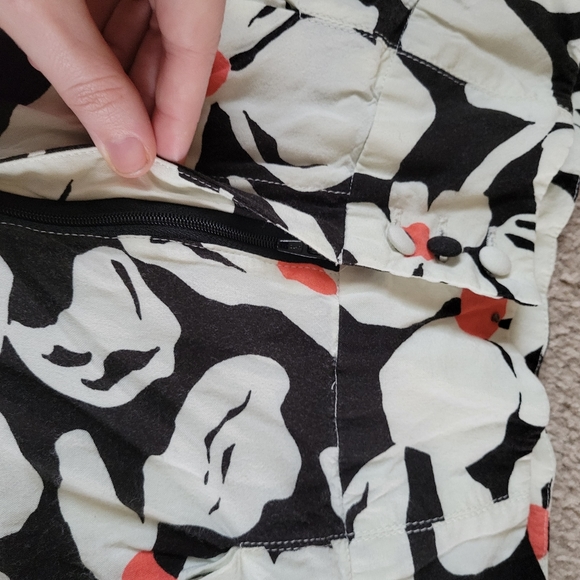 Modcloth 70’s style daisy pants Ultra High rise. Wide leg daisy print. - Picture 6 of 7